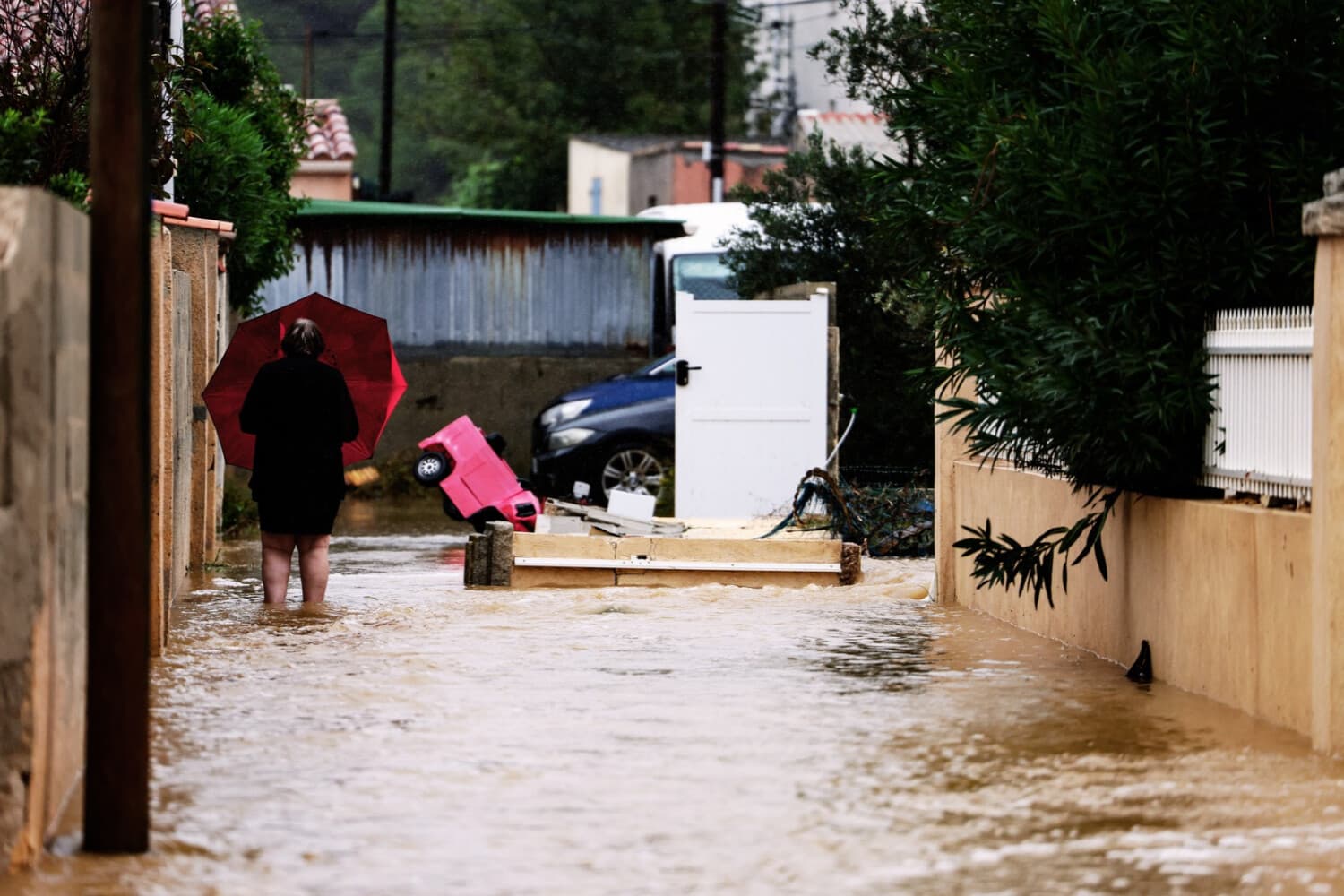 Las autoridades francesas hallan otra víctima mortal tras el paso del temporal