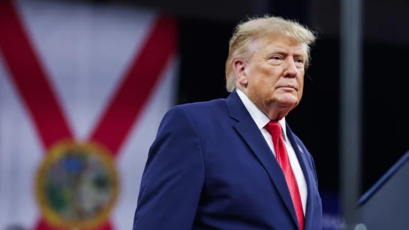 Trump dice que EE. UU. podría emprender "otra pequeña furia épica" contra Irán