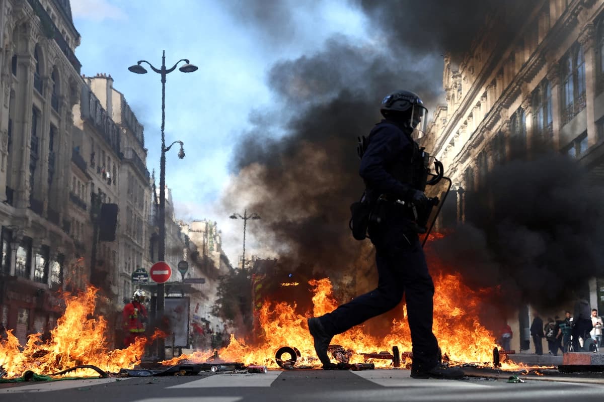 Detrás de los bloqueos y disturbios escolares en Francia se esconde una red de extrema izquierda