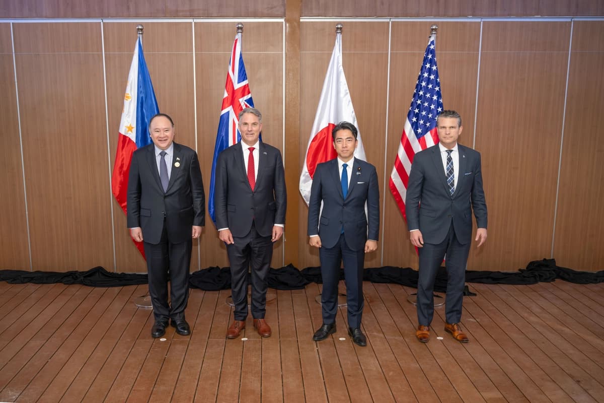 EE. UU., Japón, Australia y Filipinas refuerzan la cooperación en defensa en la cumbre de la ASEAN