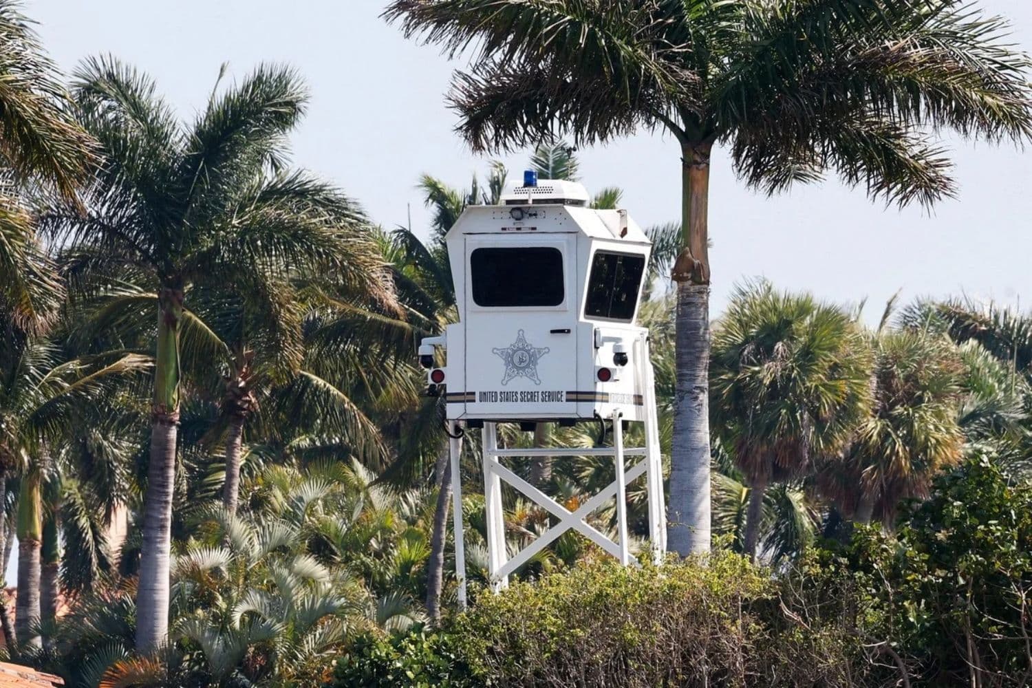 Añaden sistemas de misiles tierra-aire para proteger a Trump en Mar-a-Lago