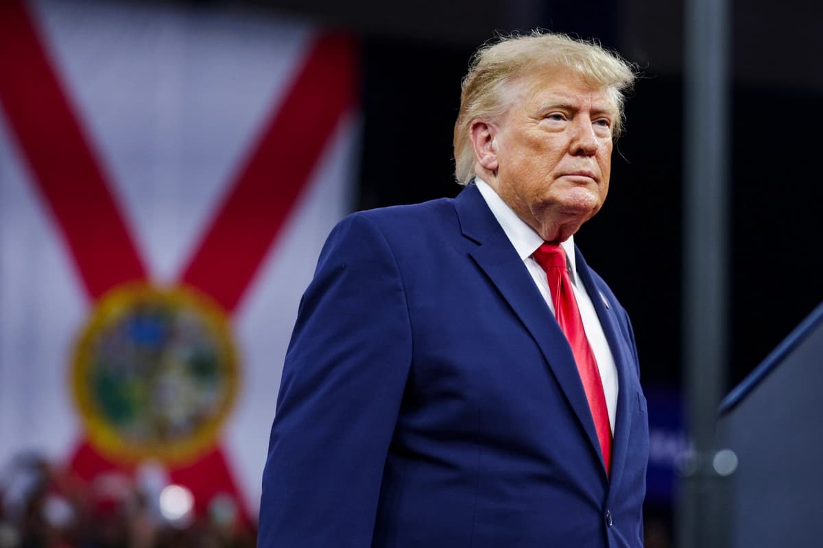 El presidente Donald Trump asiste a un mitin electoral en Fort Myers, Florida, el 23 de octubre de 2026. (Alex Wong/Getty Images).