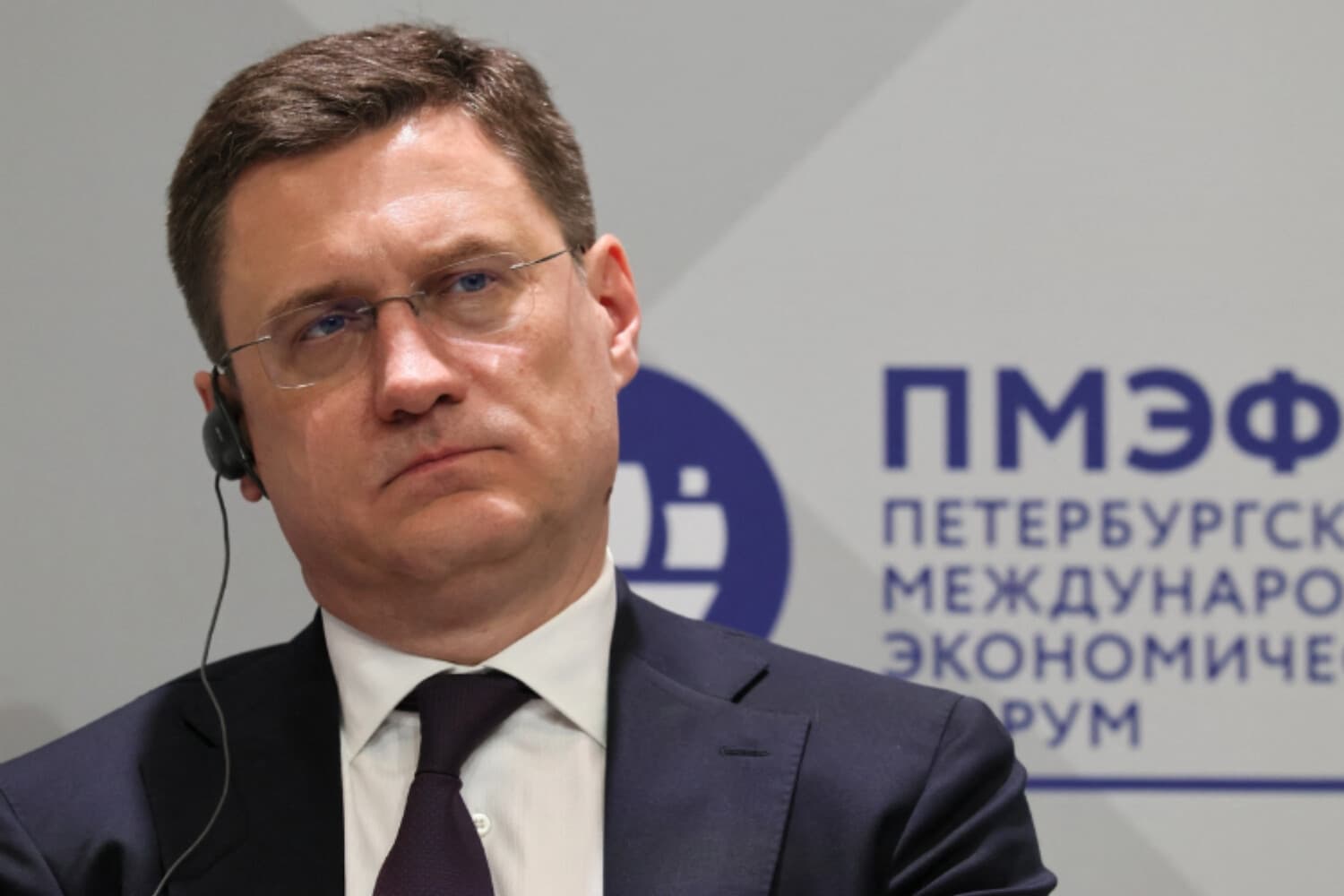 El viceprimer ministro de Rusia, Alexander Novak, asiste a una sesión en el Foro Económico Internacional de San Petersburgo, en San Petersburgo, Rusia, el 4 de junio de 2026. (Anastasia Barashkova/Reuters).
